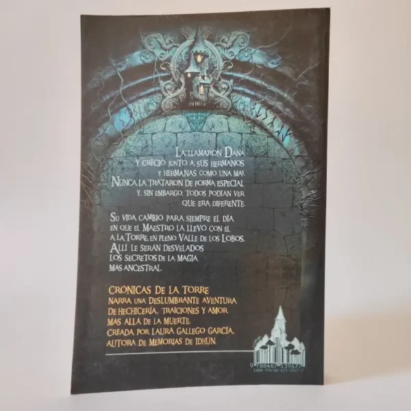 Crónicas de la Torre I. El Valle de los Lobos. Laura Gallego, książka po hiszpańsku