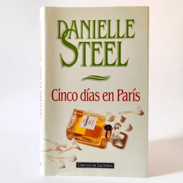 Cinco días en París. Danielle Steel, książka po hiszpańsku