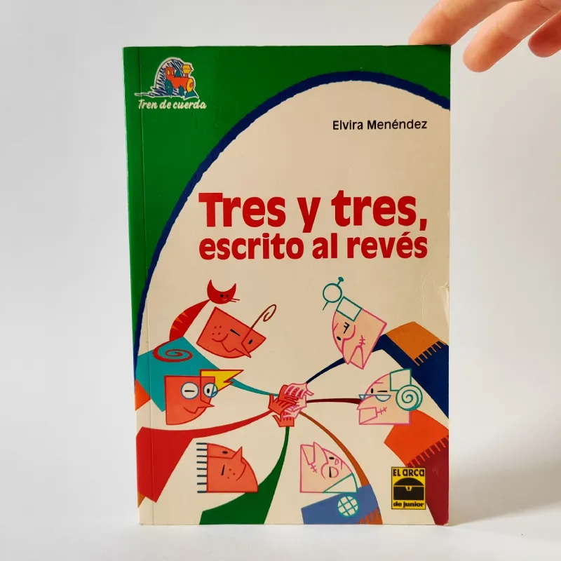 Tres y tres escrito al revés. Elvira Menéndez, książka po hiszpańsku
