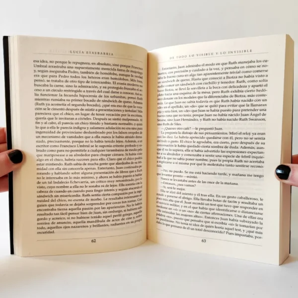 De todo lo visible y lo invisible. Lucía Etxebarria, książka po hiszpańsku