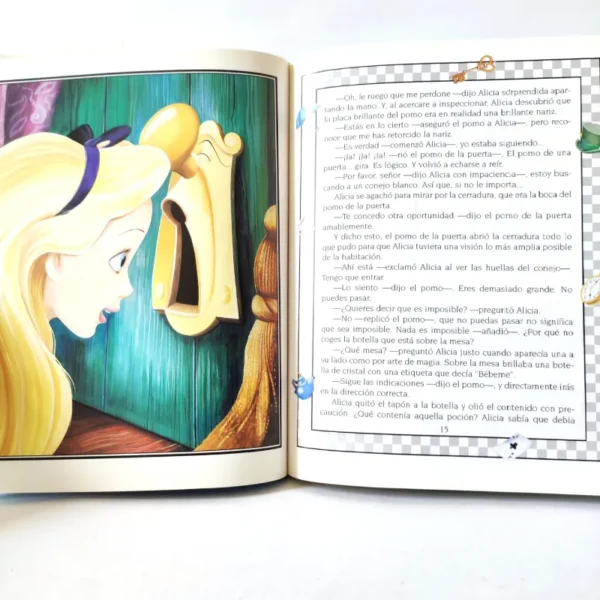 Alicia en el país de las Maravillas. Disney, książka po hiszpańsku