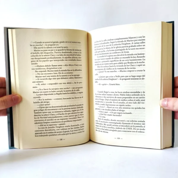 Cruel y extraño. Patricia Cornwell, książka po hiszpańsku, tania księgarnia hiszpańska
