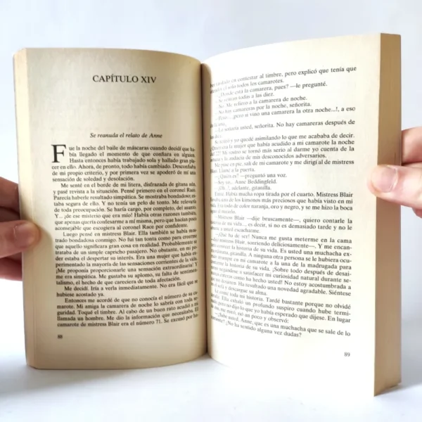 El hombre del traje marrón. Agatha Christie